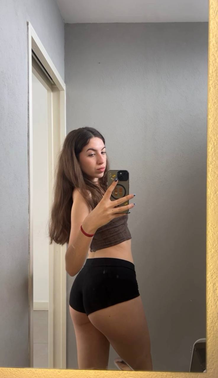 Amber in her underwear in Shiraz