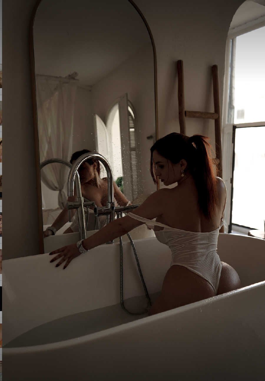 A playful frame from Miranda Faith nude — online in Shiraz