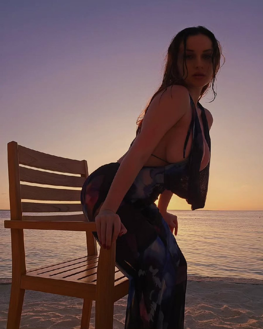 Sexy girl Miranda Faith nude in Shiraz