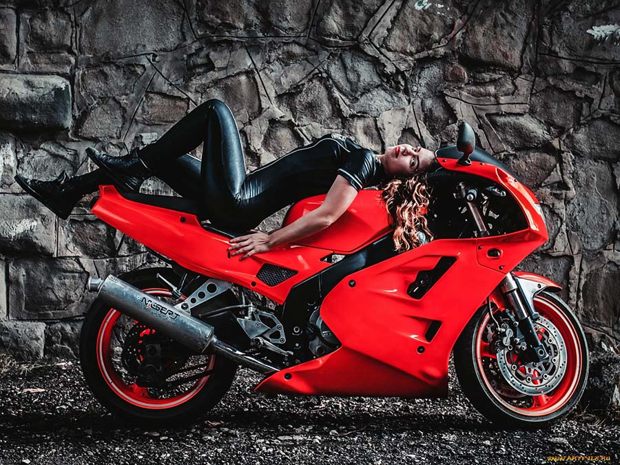 Beautiful girl Beautiful girls and motorcycles in Shiraz