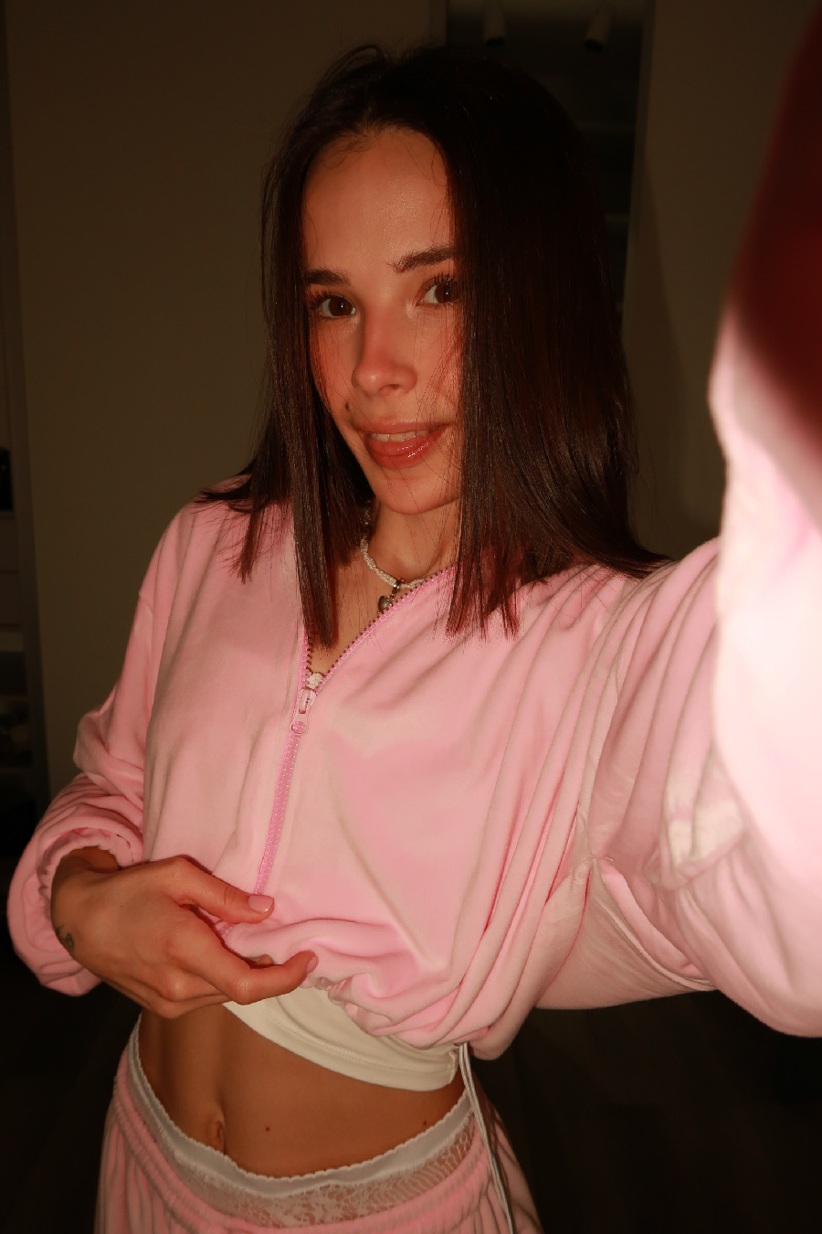 Tina brings the glow — live moments in Shiraz